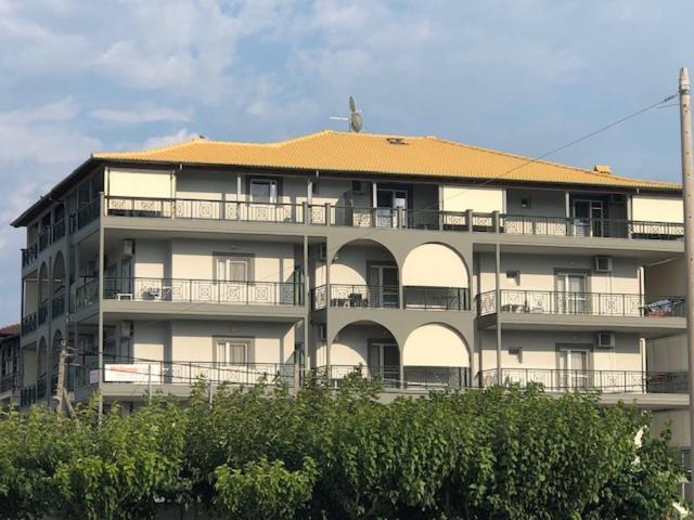 Olympic Apartments Neoi Poroi Esterno foto